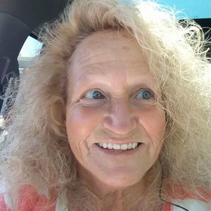 Meet your Posher, Lorrie